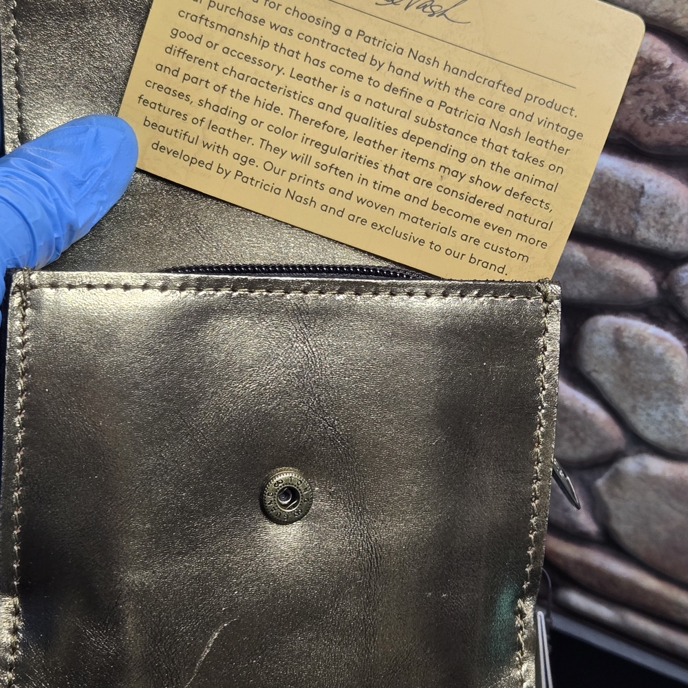 Patricia Nash Gold Leather Bag and Wallet Set - Picture 4 of 6